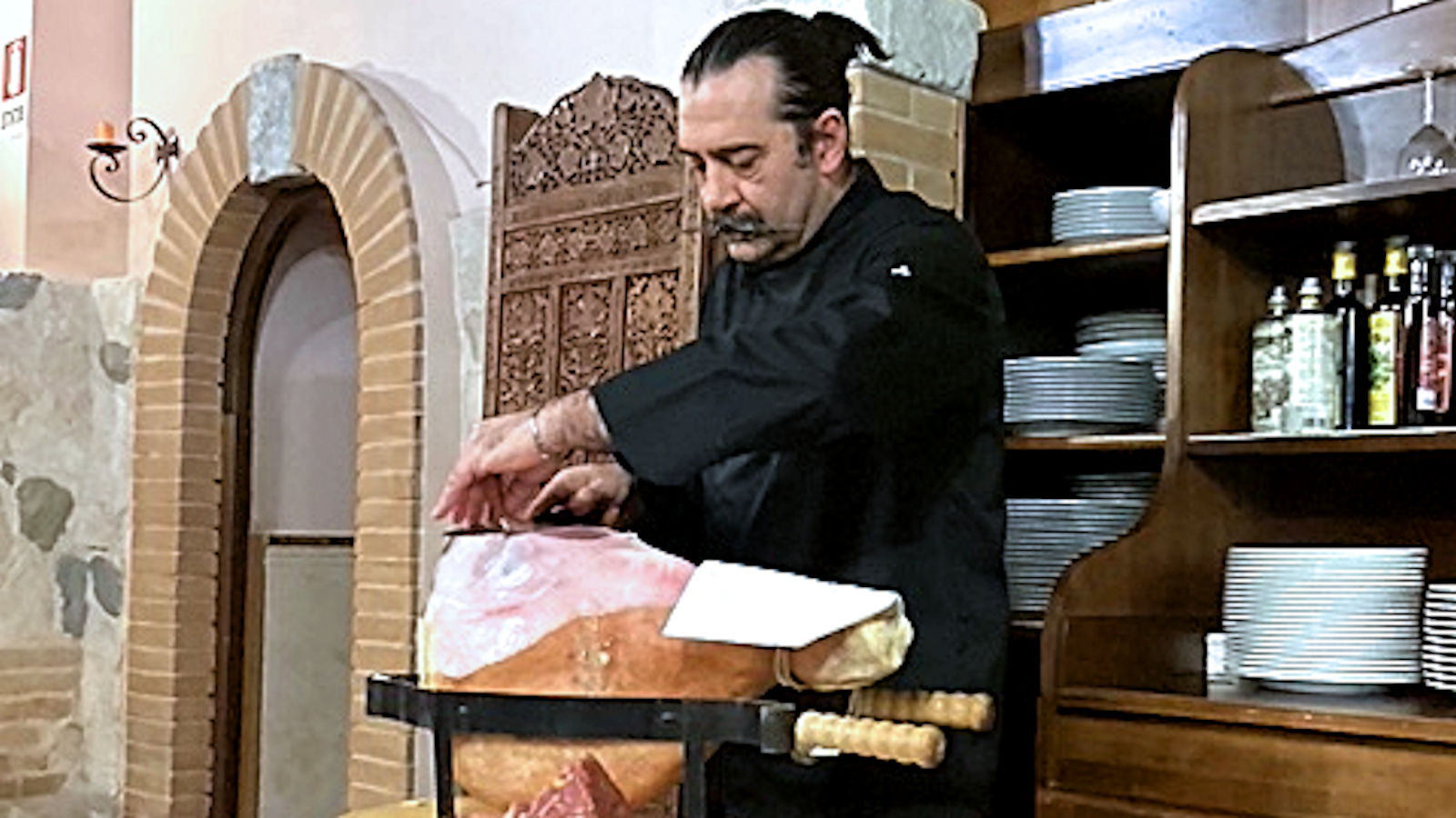 Chef Vito Damiano, master of traditional Roman cuisine at Villa InCanto